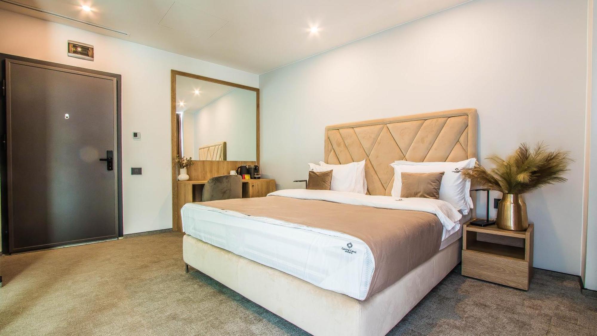Central Apart Hotel Bucarest Esterno foto